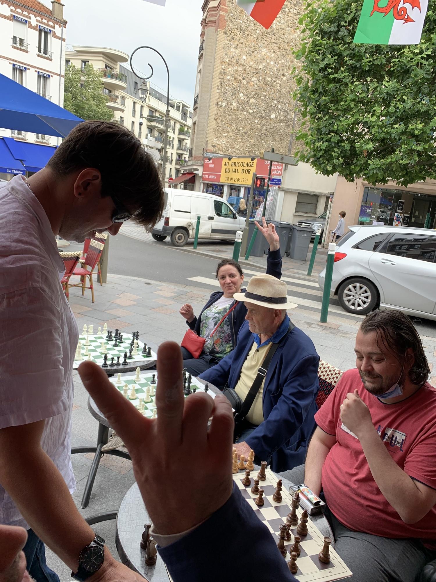 Tabac - Restaurant Suresnes