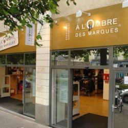 A L'ombre Des Marques