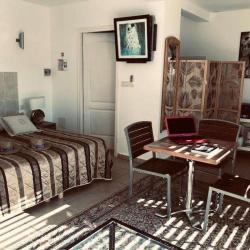 Residence Hoteliere A Trama