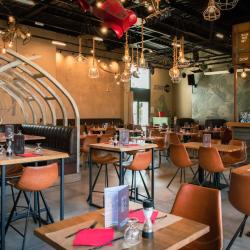 Abri Des Dinos - Restaurant, Crêperie & Location De Salles