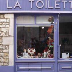 A La Toilette