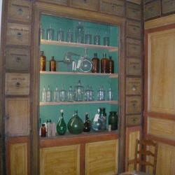 Ancien Hôpital Et Apothicairerie