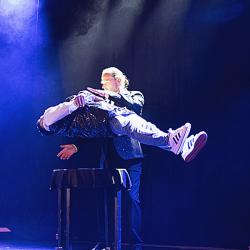 Anthony James – Le Théâtre Des Illusions