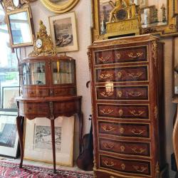 Antiquaire Grenier De Paris Chez Michel