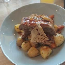 Apolonia Restaurant