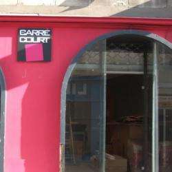 Au Carré Court
