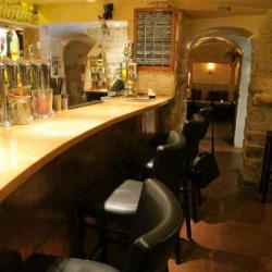 Au Caveau De Montpensier