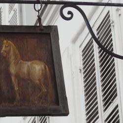 Au Cheval Blanc