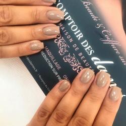 Au Comptoir Des Dames