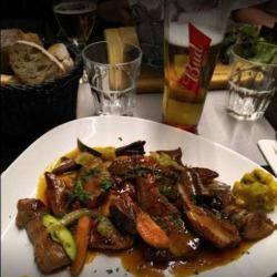 Au Comptoir Et A Table