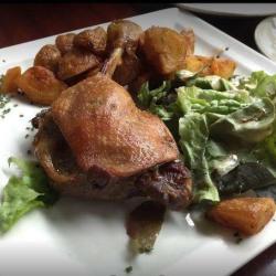 Au Metro Brasserie