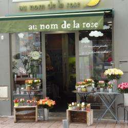 Au Nom De La Rose
