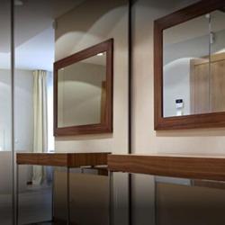 Au Reflet Du Miroir