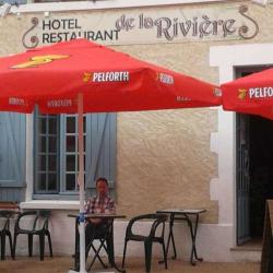 Au Restaurant De La Rivière