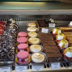 Au Saint Laurent De La Patisserie