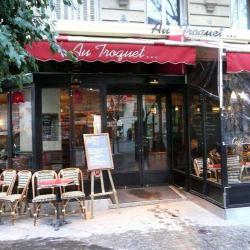Au Troquet De La Place