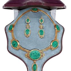 Au Vase De Delft