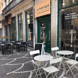Authentique
