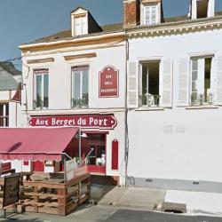 Aux  Berges Du Port
