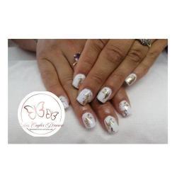 Aux Ongles D'aurore