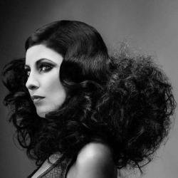 Avesni' Hair