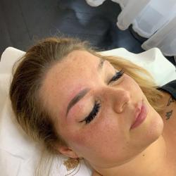 Ayshbrows