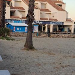 B. B. G.  La Plage