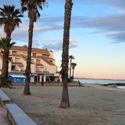 B. B. G.  La Plage