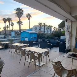 B. B. G.  La Plage