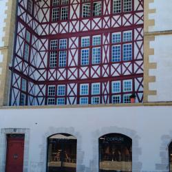 Bayonne