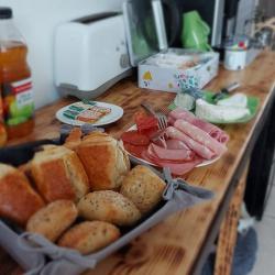 Bb Bel'savoie Et La Table De Sam