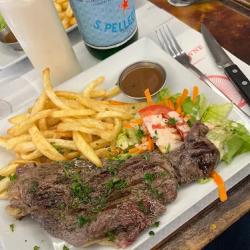 Biclowne Café