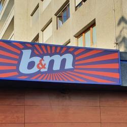 B&m