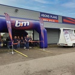 B&m
