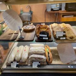 Boulangerie De Clignancourt