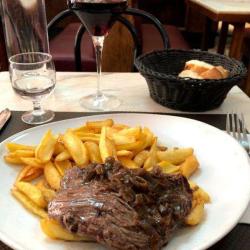 Cafe De La Cloche