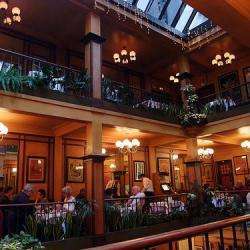 Le Café Du Commerce