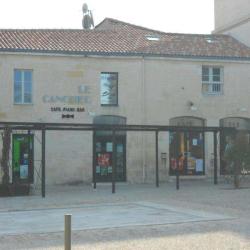 Cafe Piano Bar Le Canotier