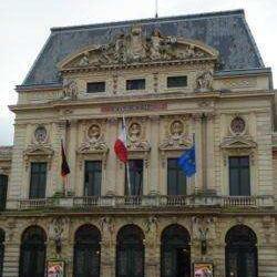 Cage Du Theatre