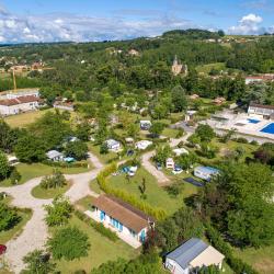 Camping Le Château - 3 étoiles