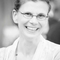 Caroline Tonoli La Voix Enchantée