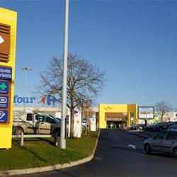 Centre Commercial Carrefour La Creule