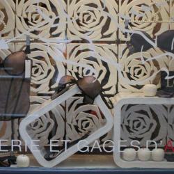 Chut Lingerie Et Gages D'amour
