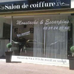 Coiffure Moustache Et Escarpins
