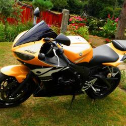 Contact Motos