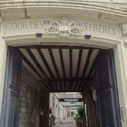 La Cour Des Trois Frères