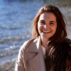 Delphine Cresson — Hypnothérapeute à Paris & En Ligne