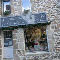 Des Dentelles Et Des Rubans