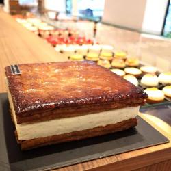 Des Gâteaux Et Du Pain