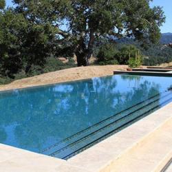 Piscines Desjoyaux